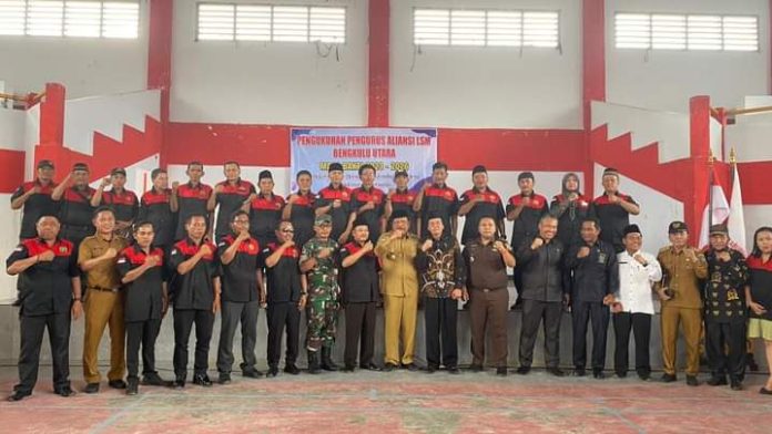 Bupati Bengkulu Utara Kukuhkan Pengurus Aliansi LSM