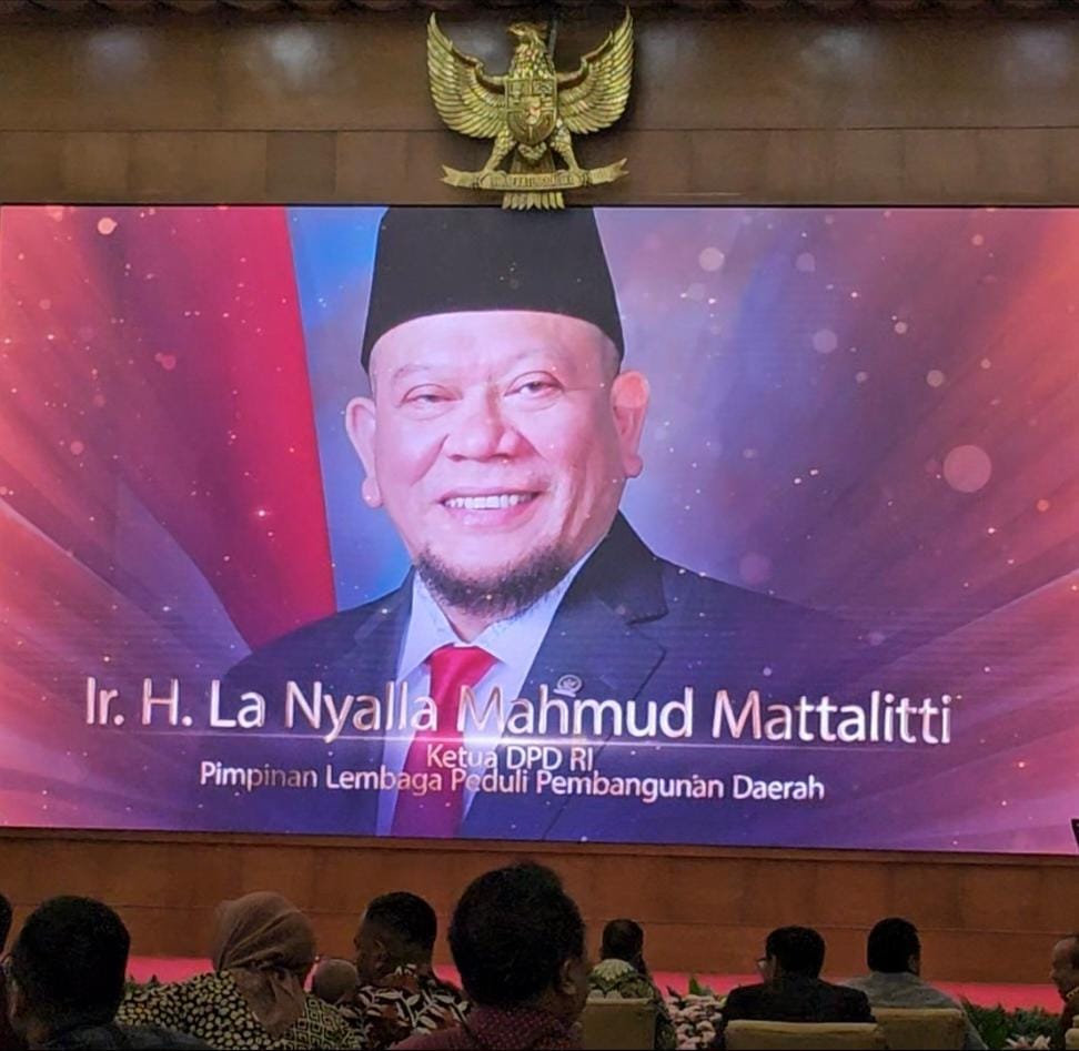 Ketua dan Wakil Ketua DPD RI Terima KWP Award 2023